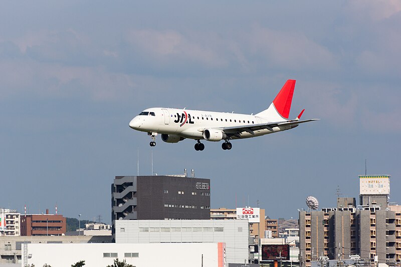 File:J-Air, ERJ-170, JA220J (21540972319).jpg