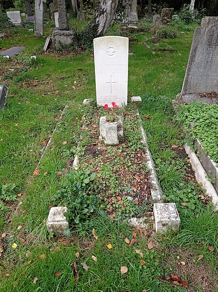 File:J. D. Stephens DFC RAF grave St James the Great, Friern Barnet 2022.jpg