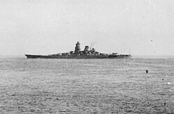 Japanese battleship Musashi underway in 1944 (NH 63473).jpg