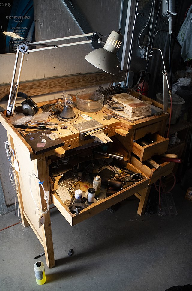 File:Jeweler's Workbench.jpg - Wikimedia Commons