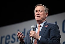 Plik:John Hickenlooper (48589565821)