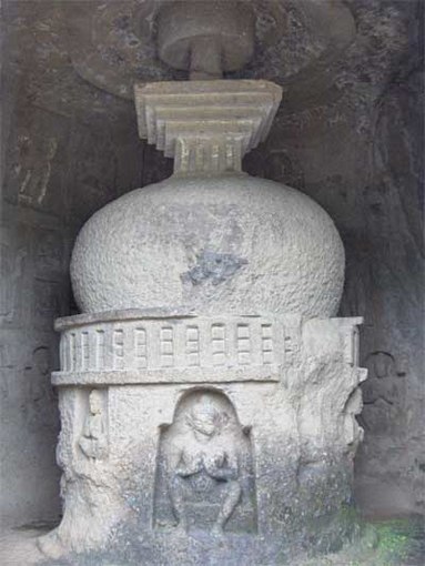 Kanheri-stupa1.jpg