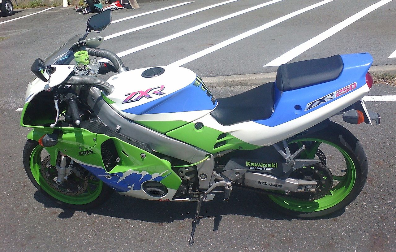 File:Kawasaki ZXR 250(C3).jpg - Wikimedia Commons