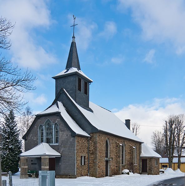 File:Kirche, Lanzerath, Büllingen-6740.jpg