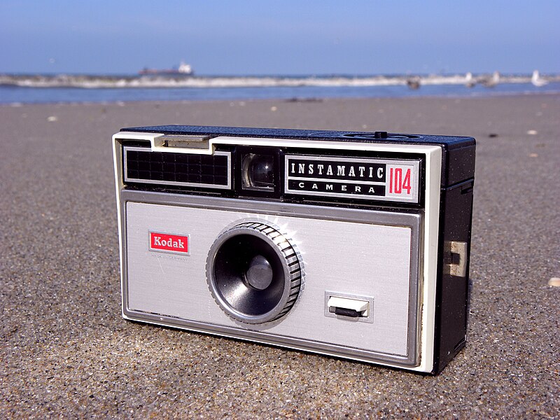 File:Kodak Instamatic 104.jpg