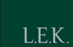Logo van LEK Consulting