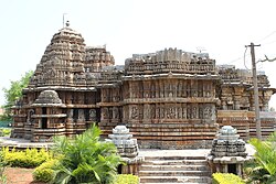 Lakshminarasimha templo (1235 A.D.) ĉe Haranhalio en Hassan-distrikto