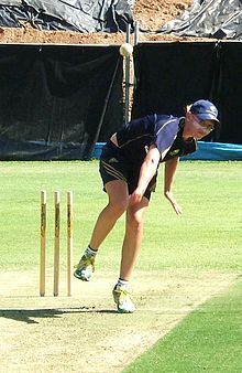 Ebsary bowling in the nets at training. Lauren Ebsary bowling.jpg