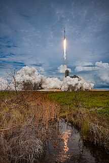 Décollage du CRS-11 Falcon 9.jpg