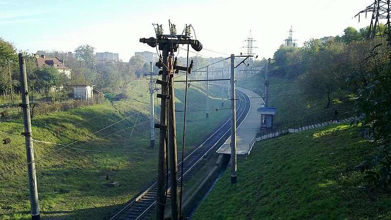 File:Lviv Horodotska Train Stop.jpg