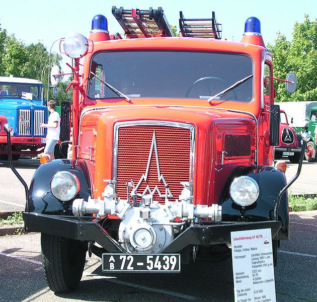 File:Magirus mit Vorbaupumpe 1950.jpg