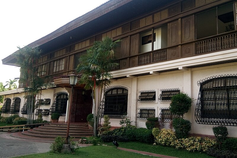 File:Malacañang of the North (cropped).jpg