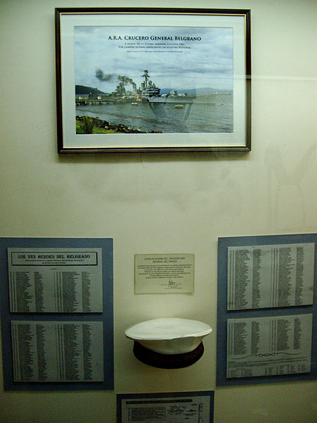 File:Malvinas Memorial (4300290227).jpg