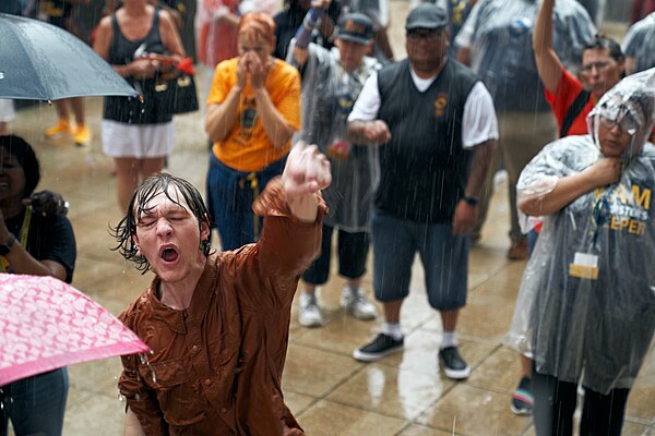 Union members rally to reject union busting in New Orleans (2019)