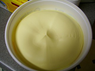 Margarine semi-solid emulsion