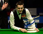 Deutsch: Bild aufgenommen in Berlin während des German Masters im Snooker 2015. Mark Selby. English: Picture taken in Berlin during the Snooker German Masters in 2015. Mark Selby.