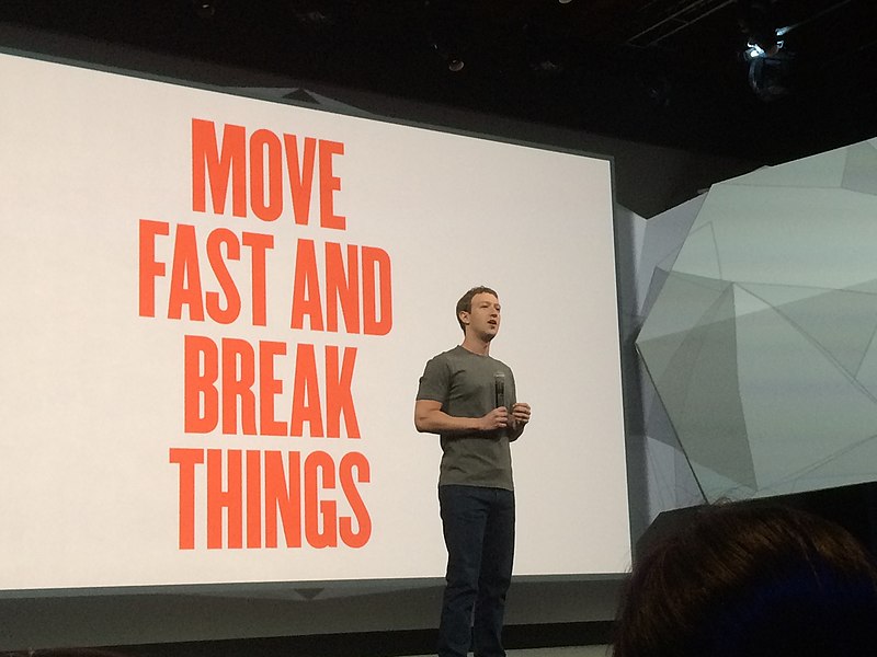 800px Mark Zuckerberg Move Fast and Break Things | Business Architecture “Moderno”: Um guia para startups | Coletividad