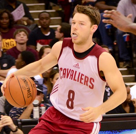 Matt Dellavedova Cavs 2014.jpg