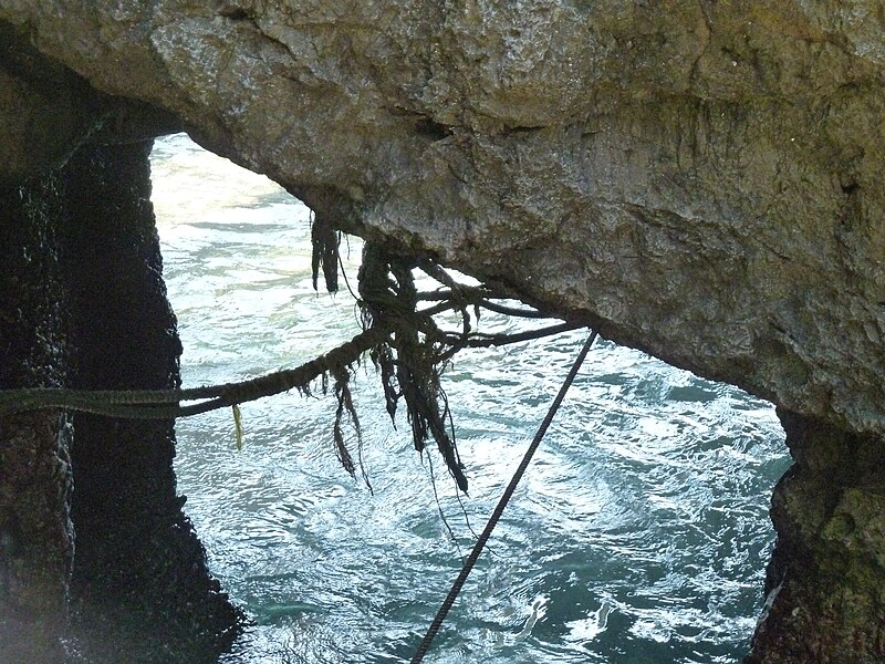 File:Maya Bay P1120674.JPG