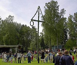 Midsommarfirande i Åmmeberg 2003.