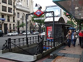 Velázquez makalesinin açıklayıcı görüntüsü (Madrid metrosu)