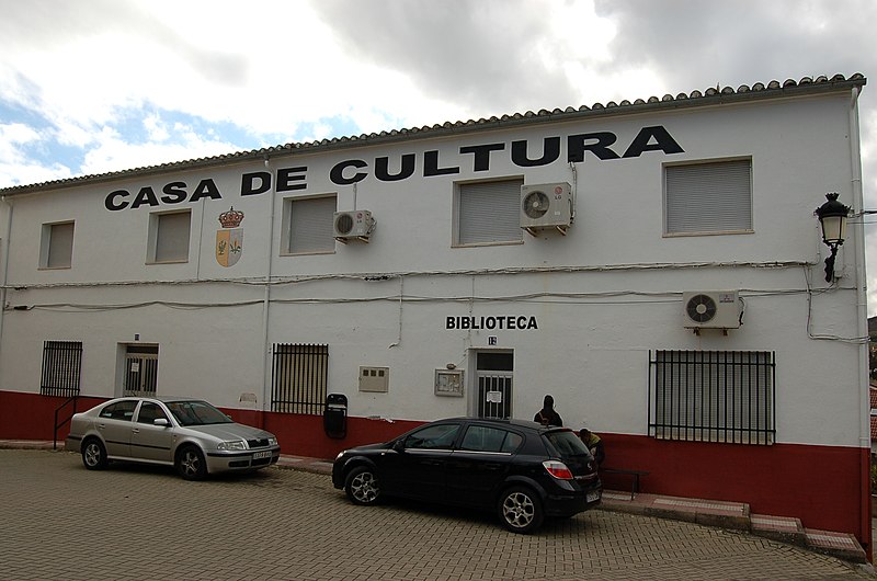 File:Mohedas de Granadilla Casa de cultura.jpg