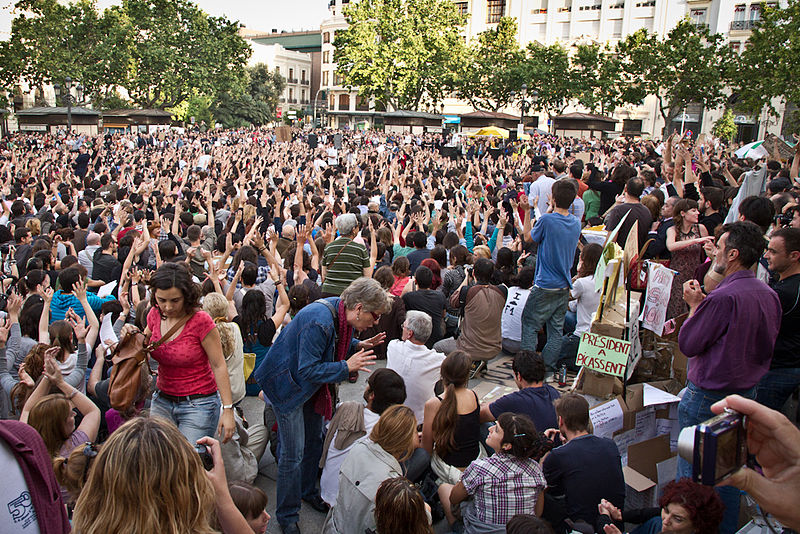 File:Movimiento 15M valencia 20-05-2011.jpg