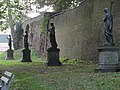 Beeldengroep De vier jaargetijden hier nog in het Hunnerpark in Nijmegen. Inmiddels zijn ze teruggeplaatst naar de Nassausingel in die stad.