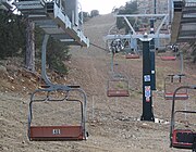 Skilift in het skigebied op de Olympus