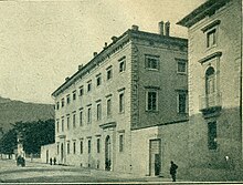 La zona ora ingresso del MART tra Palazzo Annona e Palazzo Alberti-Poja sull'allora corso Vittorio Emanuele, a Rovereto, negli anni 20