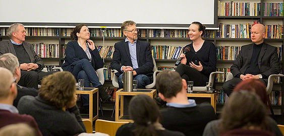 Wikipedia 15 years. Debate at the House of Literature in Oslo. At the panel Lars Roede, Member of Parliament Heidi Nordby Lunde, Chair of WMNO Hogne Neteland, Researcher Marte Blikstad-Balas and Assistant Professor Dag Inge Fjeld.