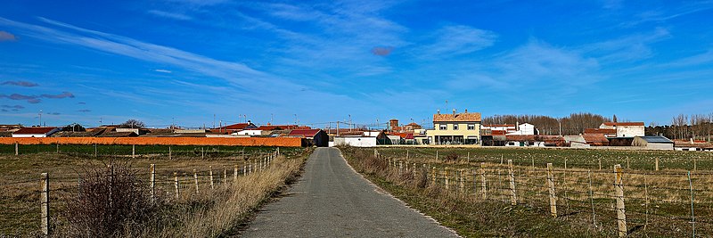 File:Panorámica de Gajates.jpg