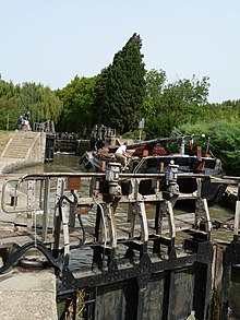 Canal du Midi.JPG'de Pechlaurier Lock