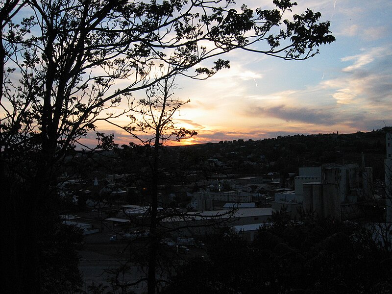 File:Pendleton dusk.JPG