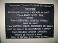 Placa na entrada da creche