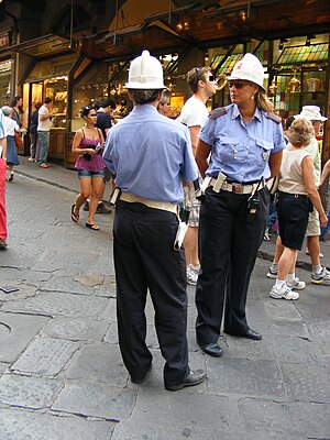 Polizia Municipale di Firenze - Police officers.jpg