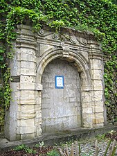 Porte du couvent de Carmes.