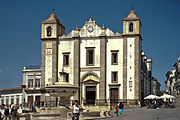 Portugalia, Evora - plac Giraldo Template:WM-PL-scan