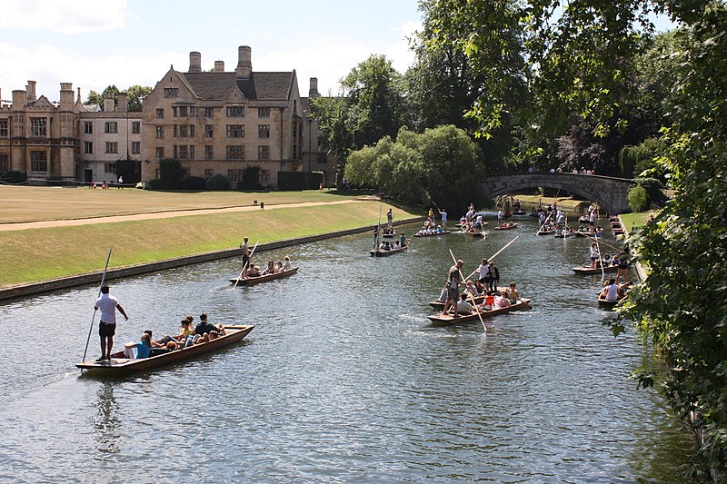 File:Punts, Cambridge, July 2010 (03).JPG