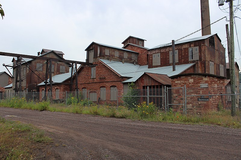 File:Quincy Smelter 2018 tour 56.jpg