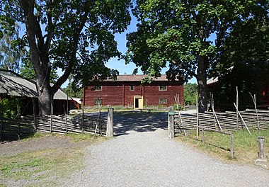 Råbygården: Gårdens byggnader (urval), Referenser, Externa länkar