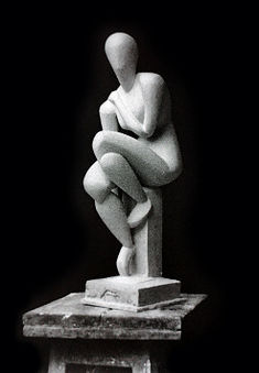 Raymond Duchamp-Villon, 1914, Femme assise, plaster, 65.5 cm, photograph by Duchamp-Villon