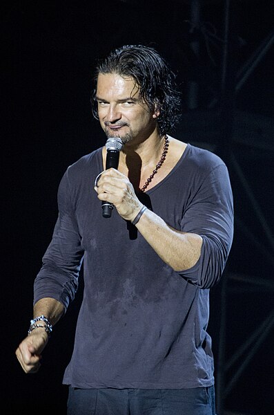 File:Ricardo Arjona at Managua, Nicaragua (6).jpg