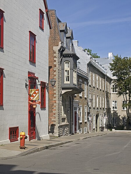 File:Rue du Parloir.jpg