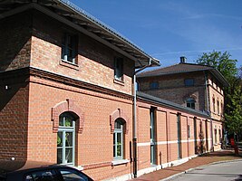 Ebenhausen-Schäftlarn train station from the east (street side)