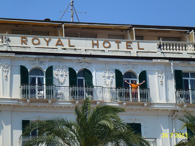 File:SAN REMO ROYAL HOTEL, JULY 2013. - panoramio (3).jpg