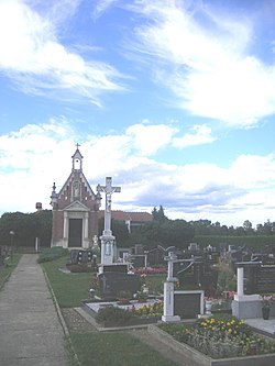 A Vogler család sírboltja a szécsénykúti temetőben.
