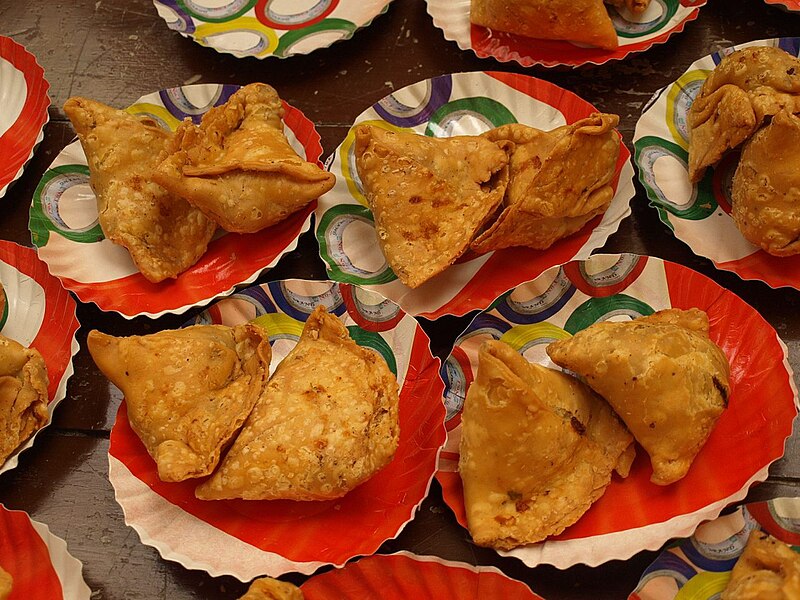 File:Samosa at BarCampMumbai4.jpg