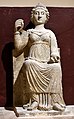Statue d'une déesse sur son trône, tenant à l'origine un sceptre. Musée national d'Irak.