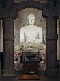 Buddha. Sanctuaire rupestre de Seokguram depuis le vestibule. v. 751. Granit, H. 3,60 m[59]